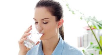 8 Manfaat Minum Air Hangat yang Terbukti Baik Bagi Kesehatan Tubuh