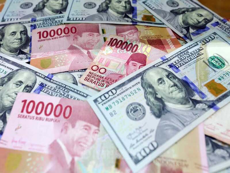 Nilai Tukar Rupiah Terhadap Dolar AS Diprediksikan Bisa ke 15.000