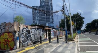 Jakarta Tertibkan Kabel Menjuntai di Trotoar Tebet